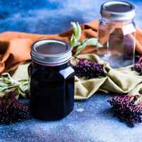 Elderberry-syrup-sharing-jars